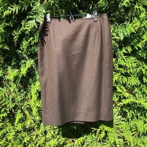 Oscar de la Renta size 10 100% cashmere skirt